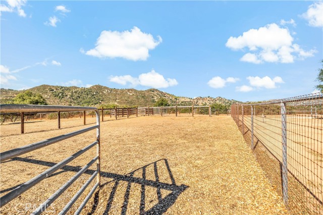 Detail Gallery Image 41 of 49 For 10204 Mount Olympus Valley Rd, Fallbrook,  CA 92028 - 3 Beds | 2/1 Baths