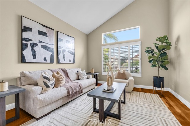 Detail Gallery Image 4 of 28 For 15586 Quiet Oak, Chino Hills,  CA 91709 - 5 Beds | 3 Baths