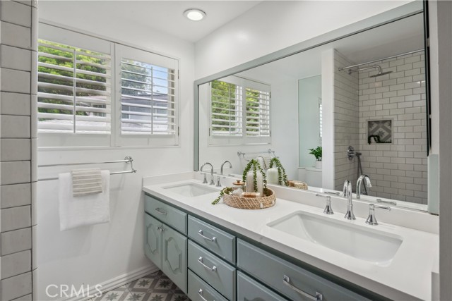 30047 Knoll View Drive, Rancho Palos Verdes CA: https://media.crmls.org/medias/771de41c-decc-4889-b694-a98f5c133ffa.jpg