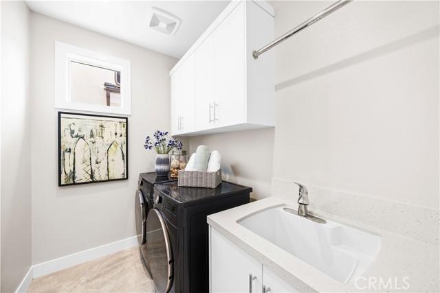 281 Burwood, Lake Forest CA: https://media.crmls.org/medias/77204bde-6641-4e33-9b95-4628247ff8a7.jpg