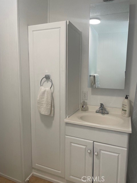 28480 Red Gum Drive, Lake Elsinore CA: https://media.crmls.org/medias/77222929-6935-457a-a9b7-6a86d91e83f4.jpg