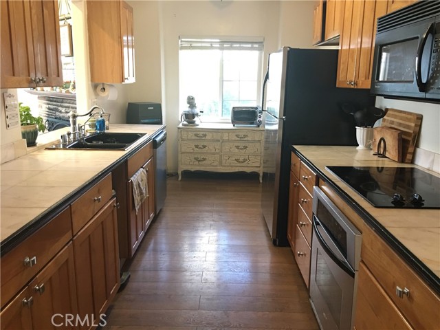 10161 Foothill Boulevard, Sylmar CA: https://media.crmls.org/medias/77228623-0b75-455e-b83a-fe051da45b6e.jpg