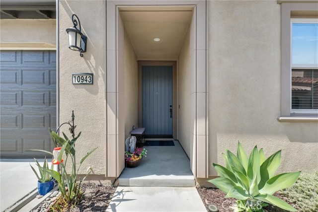 Detail Gallery Image 4 of 29 For 10943 Carrillo Ct, Cypress,  CA 90720 - 2 Beds | 2 Baths