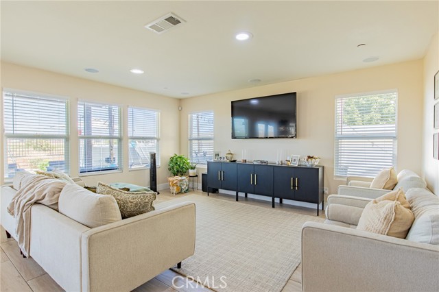 116 Yosemite Avenue, Perris CA: https://media.crmls.org/medias/7722e8cb-beb2-4ad3-ad8a-232276823031.jpg