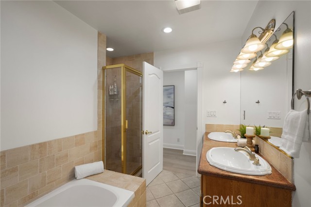 Detail Gallery Image 45 of 62 For 18760 Wells, Tarzana,  CA 91356 - 5 Beds | 4 Baths