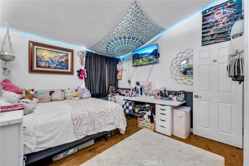 https://media.crmls.org/medias/7724d382-77b2-4030-ba9a-9af0f0cf1cfa.jpg?preset=X-Large