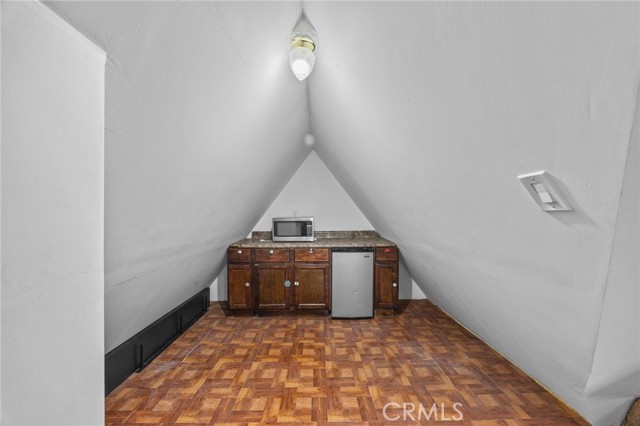 Detail Gallery Image 28 of 39 For 122 E Rosewood Ct, Ontario,  CA 91764 - 2 Beds | 2 Baths