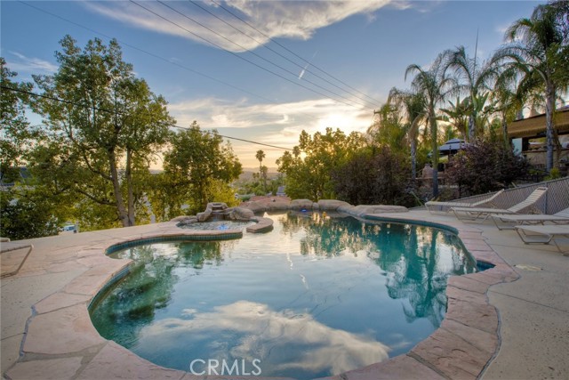 Detail Gallery Image 19 of 68 For 28856 Yosemite Pl, Canyon Lake,  CA 92587 - 3 Beds | 3/1 Baths