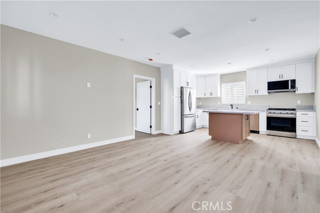 Image 21 of 51 For 5602 Verdura Ave