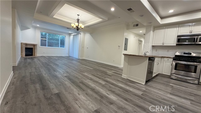 Detail Gallery Image 17 of 32 For 414 E Valencia Ave #111,  Burbank,  CA 91501 - 3 Beds | 3 Baths