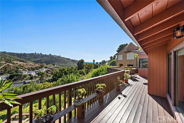 Detail Gallery Image 34 of 46 For 1362 Morningside Dr, Laguna Beach,  CA 92651 - 5 Beds | 3/1 Baths