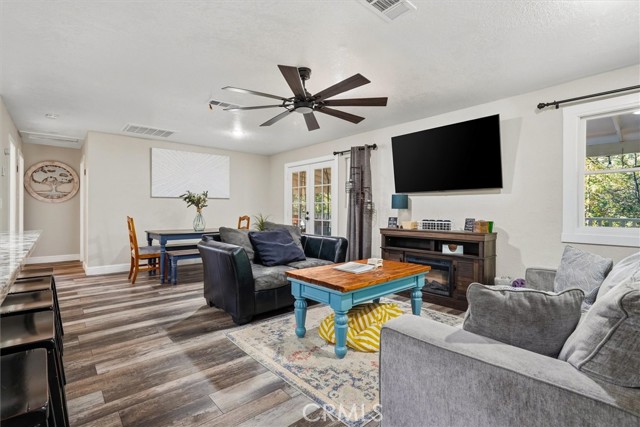 50740 Chu Ranch Road, Oakhurst CA: https://media.crmls.org/medias/7725e5d4-a1e5-4105-86b6-b202594faf3a.jpg