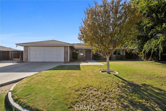 2105 Jason St, Bakersfield CA: https://media.crmls.org/medias/77263f9e-d46d-43ee-9f77-d1c0afc9f557.jpg