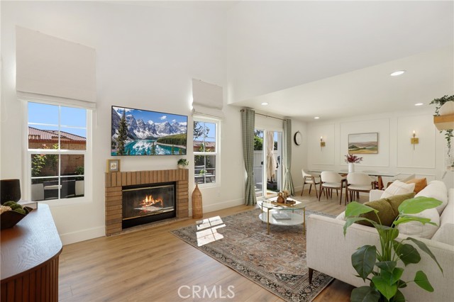 Detail Gallery Image 4 of 21 For 2332 Aspen St, Tustin,  CA 92782 - 3 Beds | 2/1 Baths
