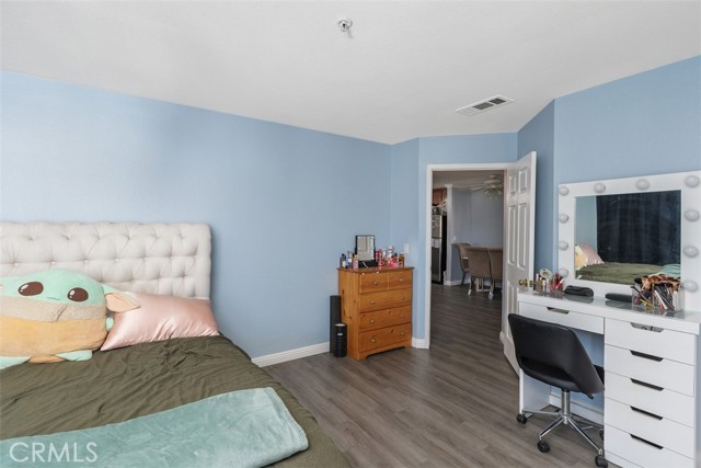 Detail Gallery Image 4 of 9 For 1980 Las Colinas Cir #208,  Corona,  CA 92879 - 2 Beds | 2 Baths