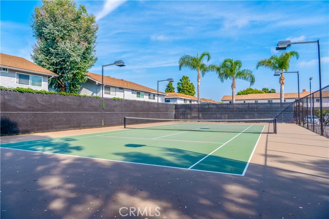 Detail Gallery Image 26 of 32 For 19854 Leighton Ln, Huntington Beach,  CA 92646 - 4 Beds | 1/1 Baths