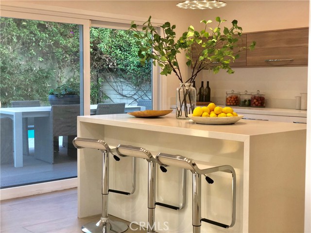 Detail Gallery Image 13 of 52 For 5714 Vantage Ave, Valley Village,  CA 91607 - 4 Beds | 3 Baths