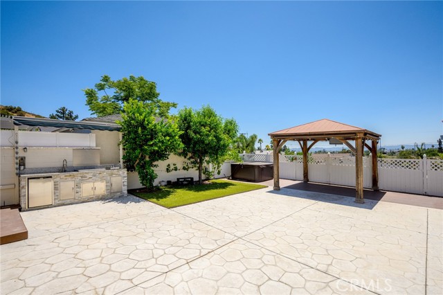 8337 Valecrest Drive, Sun Valley CA: https://media.crmls.org/medias/7728eef7-6502-4446-802b-6077b115341f.jpg