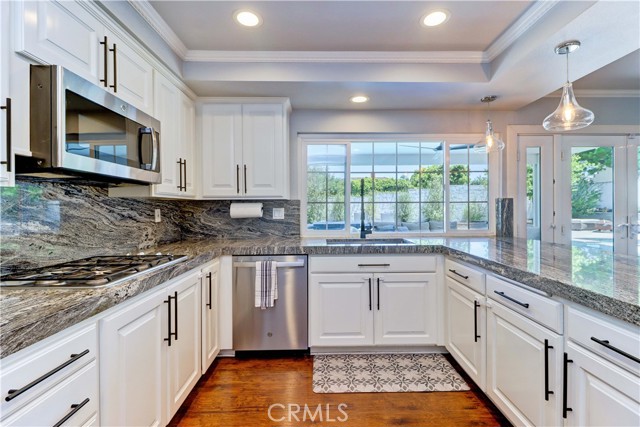 25701 Minoa Drive, Mission Viejo CA: https://media.crmls.org/medias/7729a8e1-4f8e-472f-a2ea-3691328473ae.jpg
