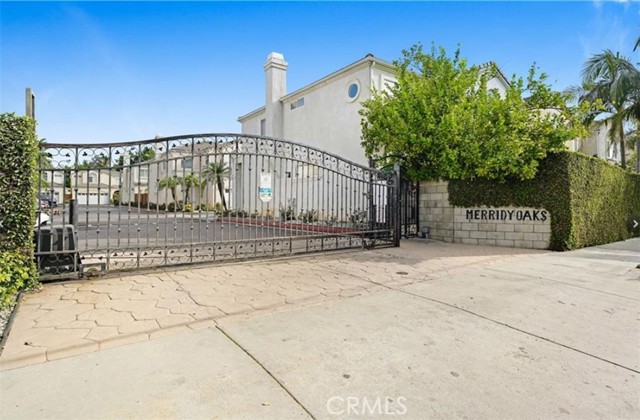 Front Image Thumbnail for CRDW25270159