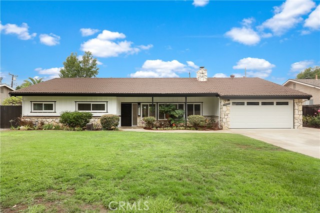 Detail Gallery Image 1 of 44 For 13301 Yorba St, Santa Ana,  CA 92705 - 3 Beds | 2/1 Baths