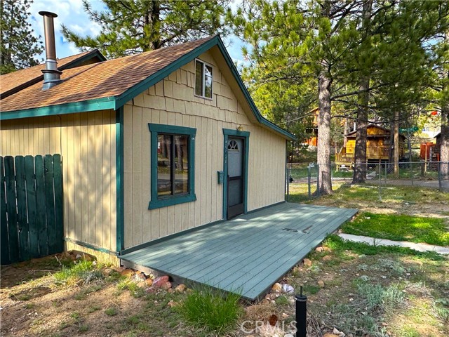 Detail Gallery Image 5 of 23 For 40074 Trail of the Whispering, Big Bear Lake,  CA 92315 - 2 Beds | 1 Baths
