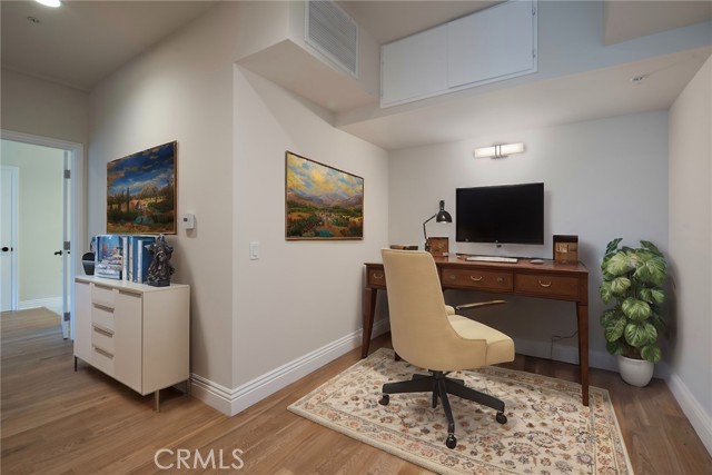 Detail Gallery Image 27 of 42 For 6432 Weidlake Dr, Los Angeles,  CA 90068 - 4 Beds | 3/1 Baths