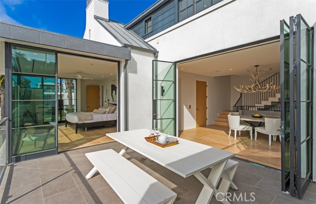 1703 E Ocean Boulevard, Newport Beach CA: https://media.crmls.org/medias/772b0a3c-728c-4ff0-99cd-2c546933df99.jpg