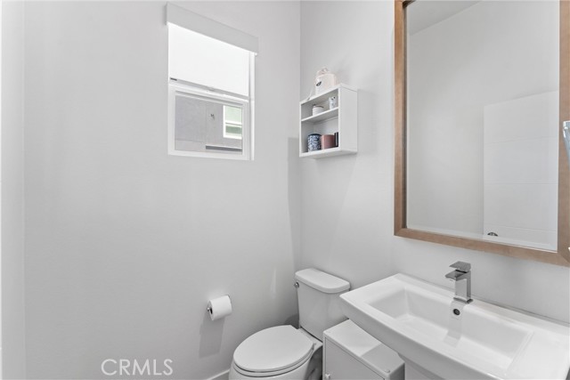 206 Alamo Court, Long Beach CA: https://media.crmls.org/medias/772c5724-2f7e-4b56-91ff-776fe26eba66.jpg
