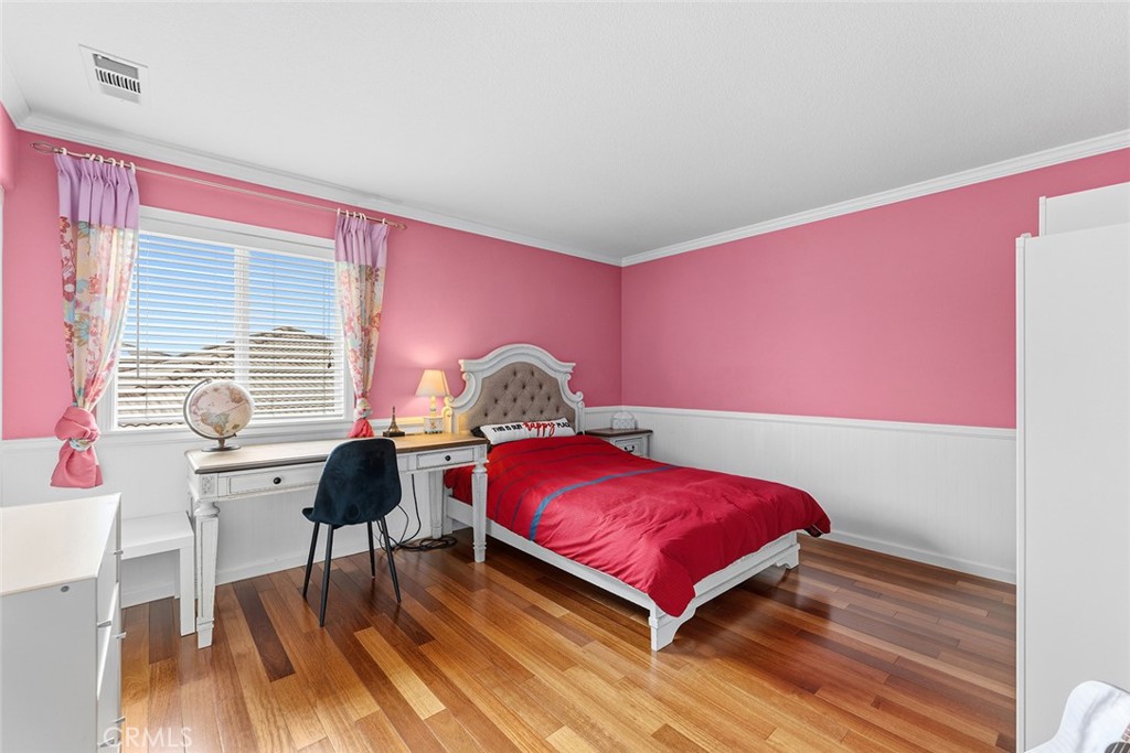 https://media.crmls.org/medias/772d4c98-1399-4544-b821-482210196651.jpg?preset=X-Large