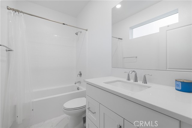 Detail Gallery Image 34 of 71 For 26799 Keystone Loop, Valencia,  CA 91381 - 3 Beds | 3 Baths