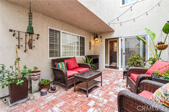 Detail Gallery Image 33 of 37 For 212 2nd St, Seal Beach,  CA 90740 - 4 Beds | 3/1 Baths