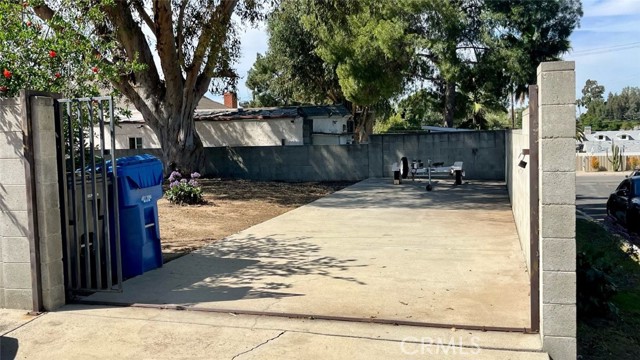 Detail Gallery Image 42 of 45 For 10346 Siesta Dr, Sunland,  CA 91040 - 2 Beds | 3 Baths