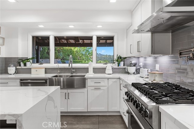 5005 Delita Place, Woodland Hills CA: https://media.crmls.org/medias/772f69ab-3471-4b8c-92d2-402aa395652a.jpg