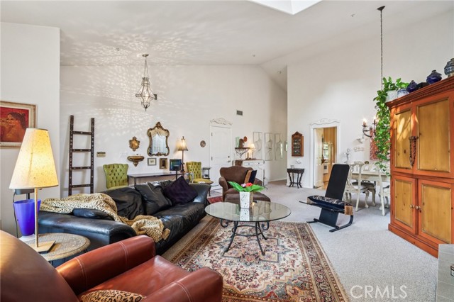 Detail Gallery Image 8 of 28 For 925 N Valley St, Burbank,  CA 91505 - 3 Beds | 2 Baths