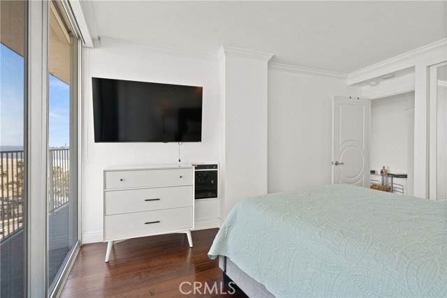 700 E Ocean Boulevard, Long Beach CA: https://media.crmls.org/medias/7730050e-10cc-44ae-95e4-016a77e7eda8.jpg