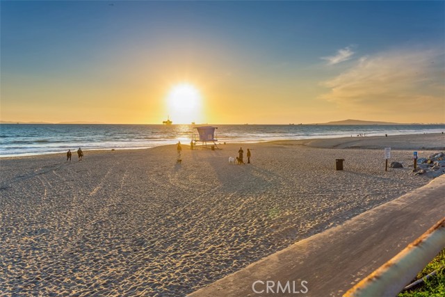 Detail Gallery Image 37 of 37 For 200 Pacific Coast Hwy #320,  Huntington Beach,  CA 92648 - 2 Beds | 2 Baths