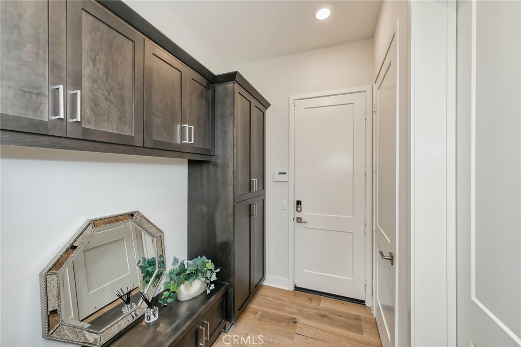 MLS #OC25221565 image #26