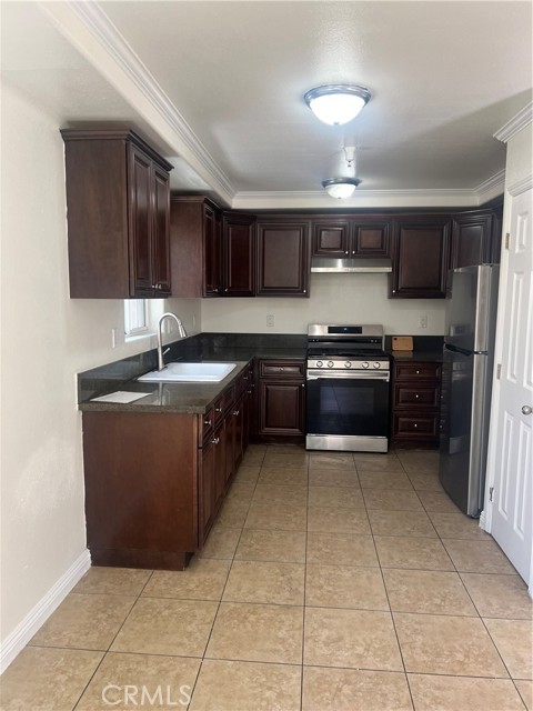 Detail Gallery Image 3 of 17 For 1314 E 48th, Los Angeles,  CA 90011 - 10 Beds | 6 Baths