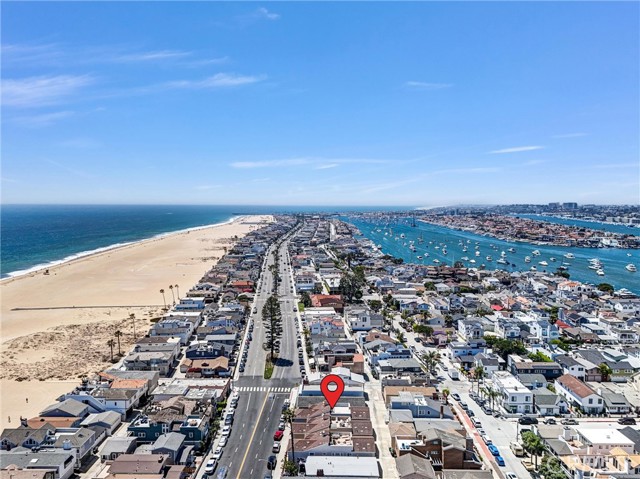 206 E Balboa Boulevard, Newport Beach, California 92661, 3 Bedrooms Bedrooms, ,3 BathroomsBathrooms,Residential Lease,For Rent,206 E Balboa Boulevard,CRIV25010739