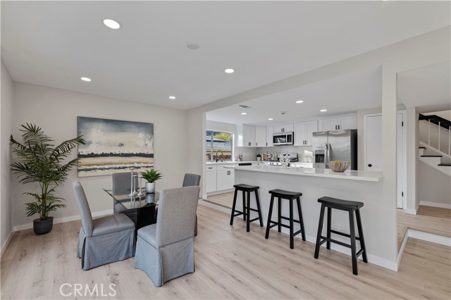 Detail Gallery Image 8 of 49 For 18838 Cabral, Canyon Country,  CA 91351 - 4 Beds | 3 Baths