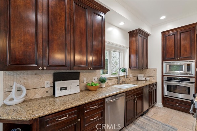 2000 Walnut Avenue, Manhattan Beach CA: https://media.crmls.org/medias/77339e0c-91d2-4188-a4a7-801c4484bb22.jpg