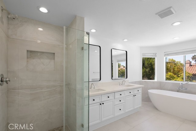 Detail Gallery Image 13 of 23 For 1726 Blossom Ct, Newbury Park,  CA 91320 - 4 Beds | 3 Baths