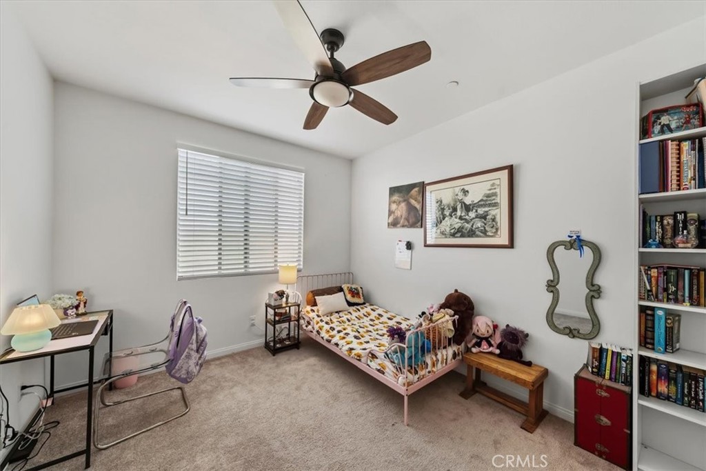 https://media.crmls.org/medias/7733fd22-c698-4d39-baff-724de7c09f04.jpg?preset=X-Large
