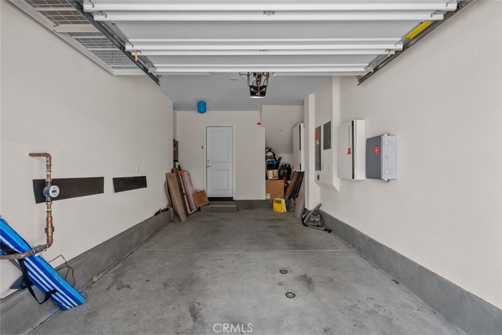 https://media.crmls.org/medias/7734e92b-5655-4b30-8c20-0671f5ab6627.jpg?preset=X-Large