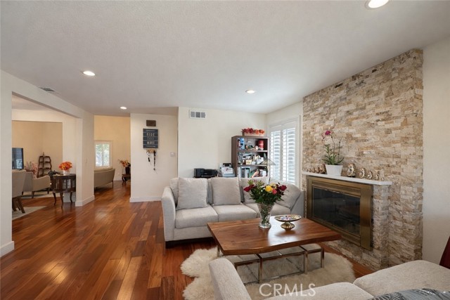 Detail Gallery Image 7 of 23 For 1205 Stratford Ln, San Dimas,  CA 91773 - 4 Beds | 2/1 Baths