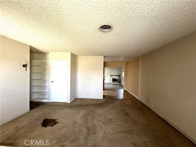 8940 Comet Circle, Westminster CA: https://media.crmls.org/medias/7736e949-0103-4e31-8d04-6d6547a2c6a5.jpg