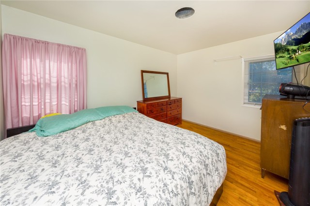 Detail Gallery Image 13 of 18 For 10425 Rainier St, Sun Valley,  CA 91352 - 3 Beds | 1 Baths