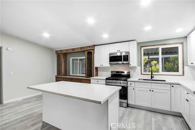 Detail Gallery Image 5 of 22 For 38619 Calle De La Siesta, Murrieta,  CA 92563 - 3 Beds | 2 Baths