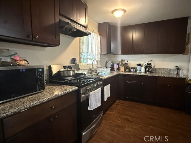 12700 Elliott Avenue, El Monte CA: https://media.crmls.org/medias/7737c58f-b3e6-43c8-8063-8467420097db.jpg